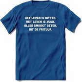 Het Leven IS Bitter, Het Leven Is Zuur... - Snack T-Shirt | Grappig Verjaardag Kleding Cadeau | Eten En Snoep Shirt | Dames - Heren - Unisex Tshirt | - Donker Blauw - XL