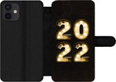 Bookcase Geschikt voor iPhone 12 telefoonhoesje - Oudejaarsavond - Nieuwjaar - 2022 - Met vakjes - Wallet case met magneetsluiting