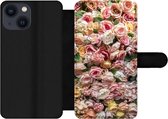 Bookcase Convient pour iPhone 13 Mini - Roses - Couleurs - Mur - Avec compartiments - Étui portefeuille avec fermeture magnétique