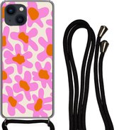 Hoesje met koord Geschikt voor iPhone 13 - Bloem - Roze - Patronen - Siliconen - Crossbody - Backcover met Koord - Telefoonhoesje met koord - Hoesje met touw - Verjaardag cadeau tiener