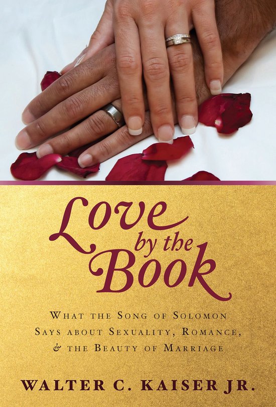 Titel 'Love by the Book' met twee handen met trouwringen, versierd met rode rozenblaadjes.