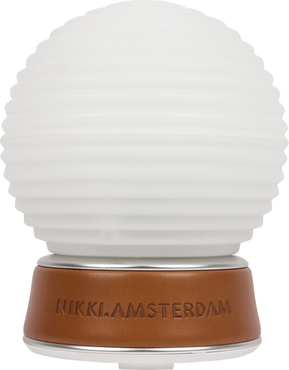 Nikki.Amsterdam - The.Diffuser - Aroma verdamper - Gratis etherische oliën - LED verlichting