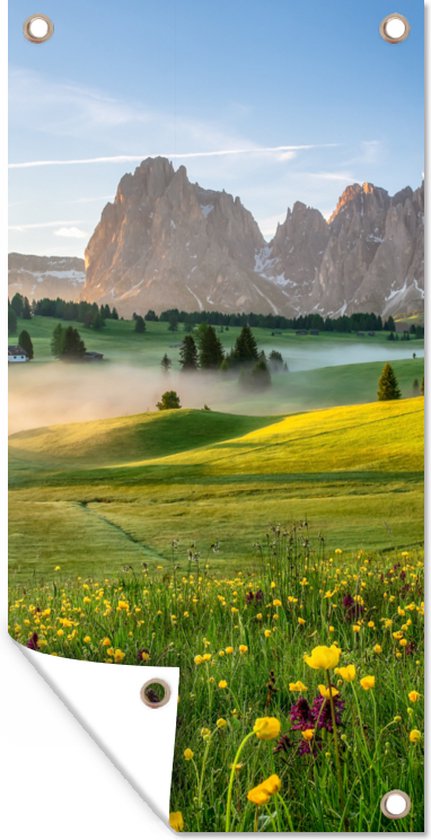 Tuinposter Natuur aan de bergweide - 40x80 cm - Wanddecoratie Buiten - Tuinposter - Tuindoek - Schuttingposter - Tuinschilderij