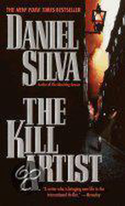 Boek 'The Kill Artist' van Daniel Silva, met een straatscène bij nacht en de titel in grote letters.
