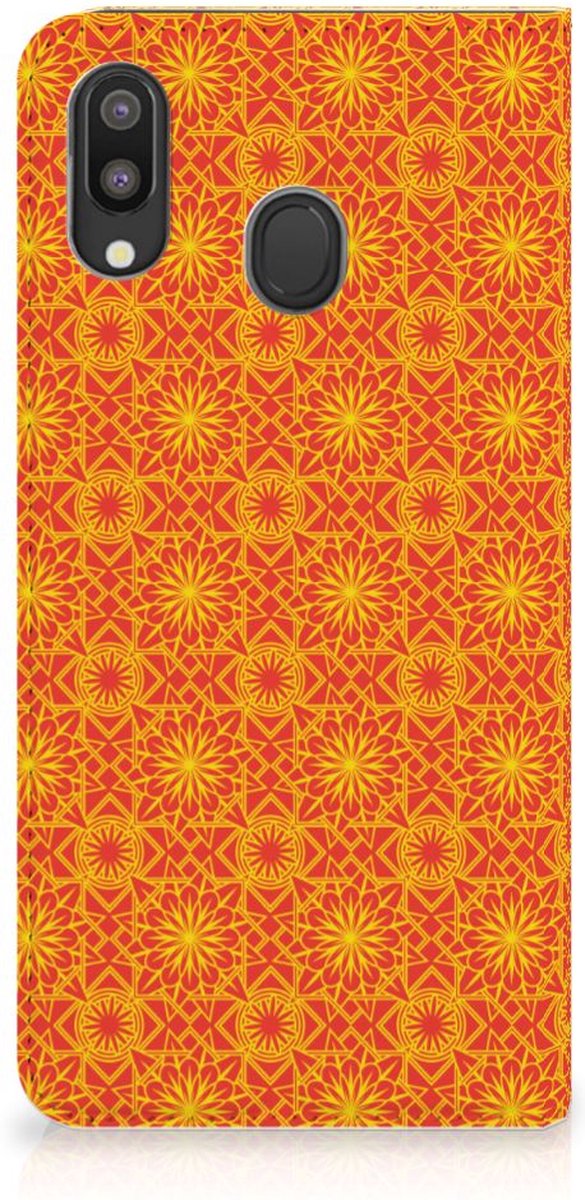 Samsung Galaxy M20 Hoesje met Magneet Batik Oranje
