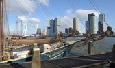 Fotobehang Rotterdam haven Skyline en Erasmusbrug 350 x 260 cm - € 235,--