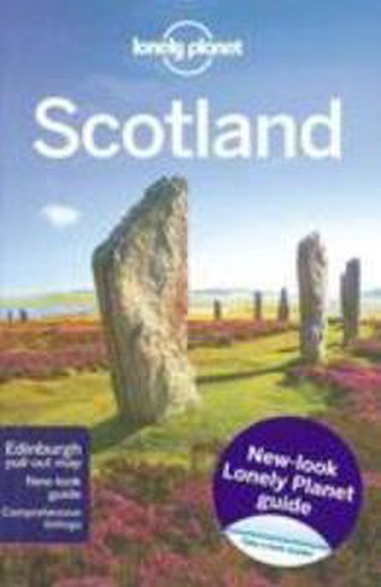 Lonely Planet gids voor Schotland met een afbeelding van staande stenen op een heuvel.