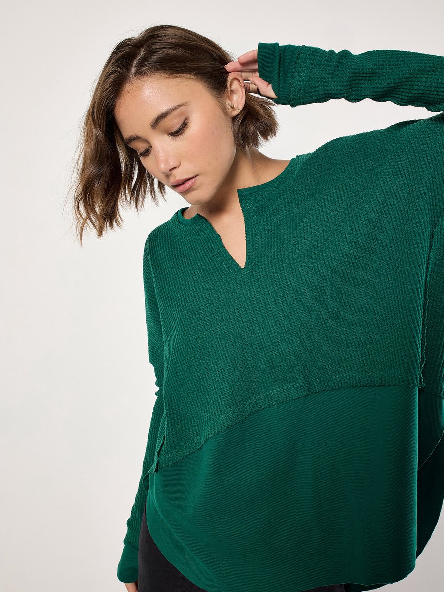 Top met laagjes van wafeljersey