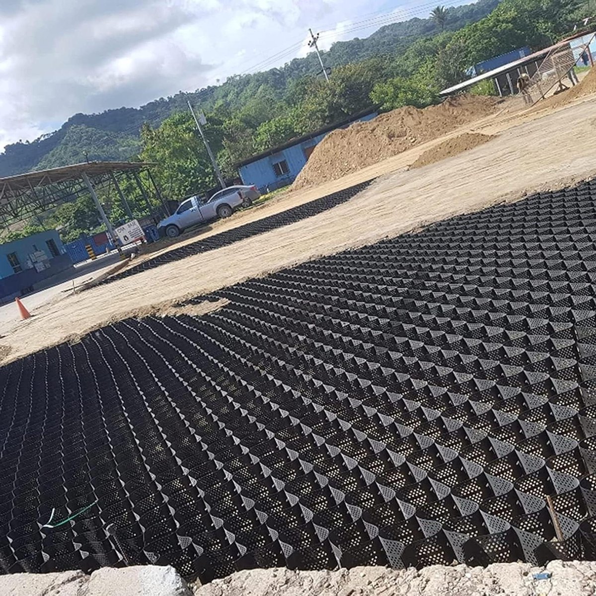 Grondrooster Stabilisator - Geogrid Bestrating - Oprit Versterken - Op Maat Te Snijden - 40x40 cm - Zwart
