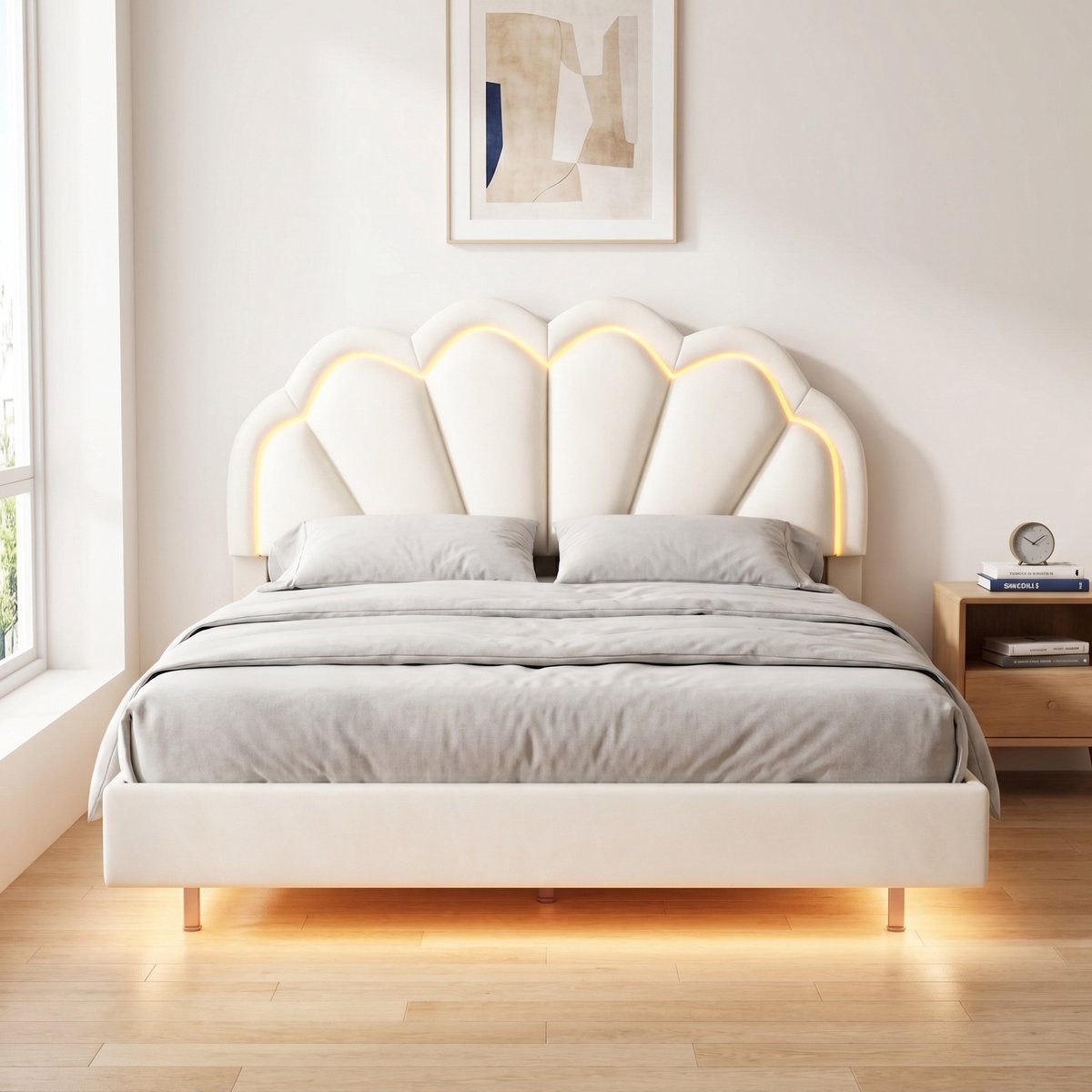 Tweepersoonsbed 140x200 cm - Zwevend Bed met LED-Verlichting en Schelp Hoofdbord - Fluwelen Bekleding - Moderne Stijl - Beige