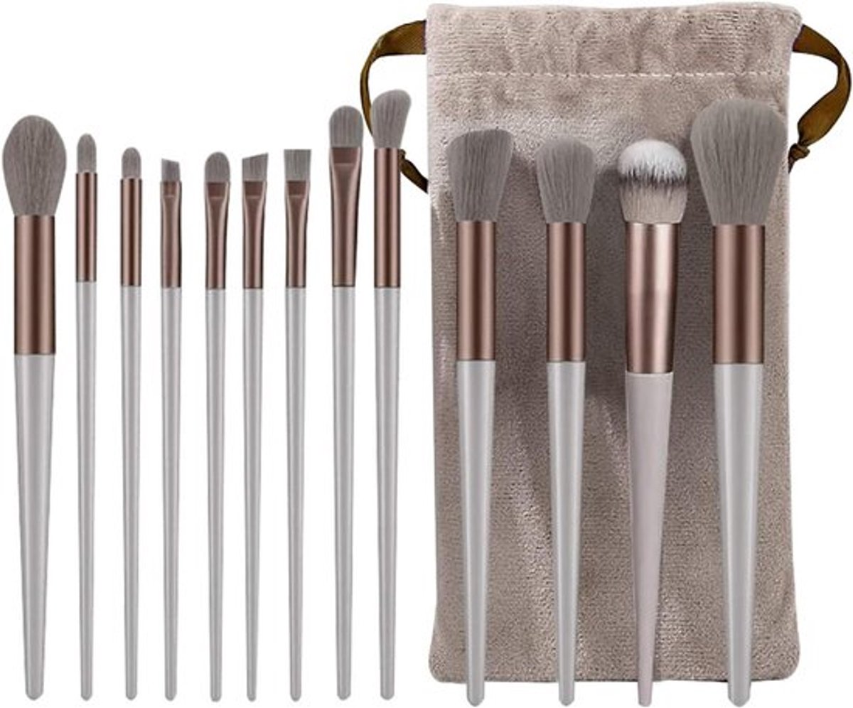 Make-upborstels set met zachte foundationborstels en pluche tas