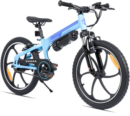 Lichtblauwe elektrische kinderfiets met zwarte velgen en banden. Het 'starmoto'-logo staat op de buis.