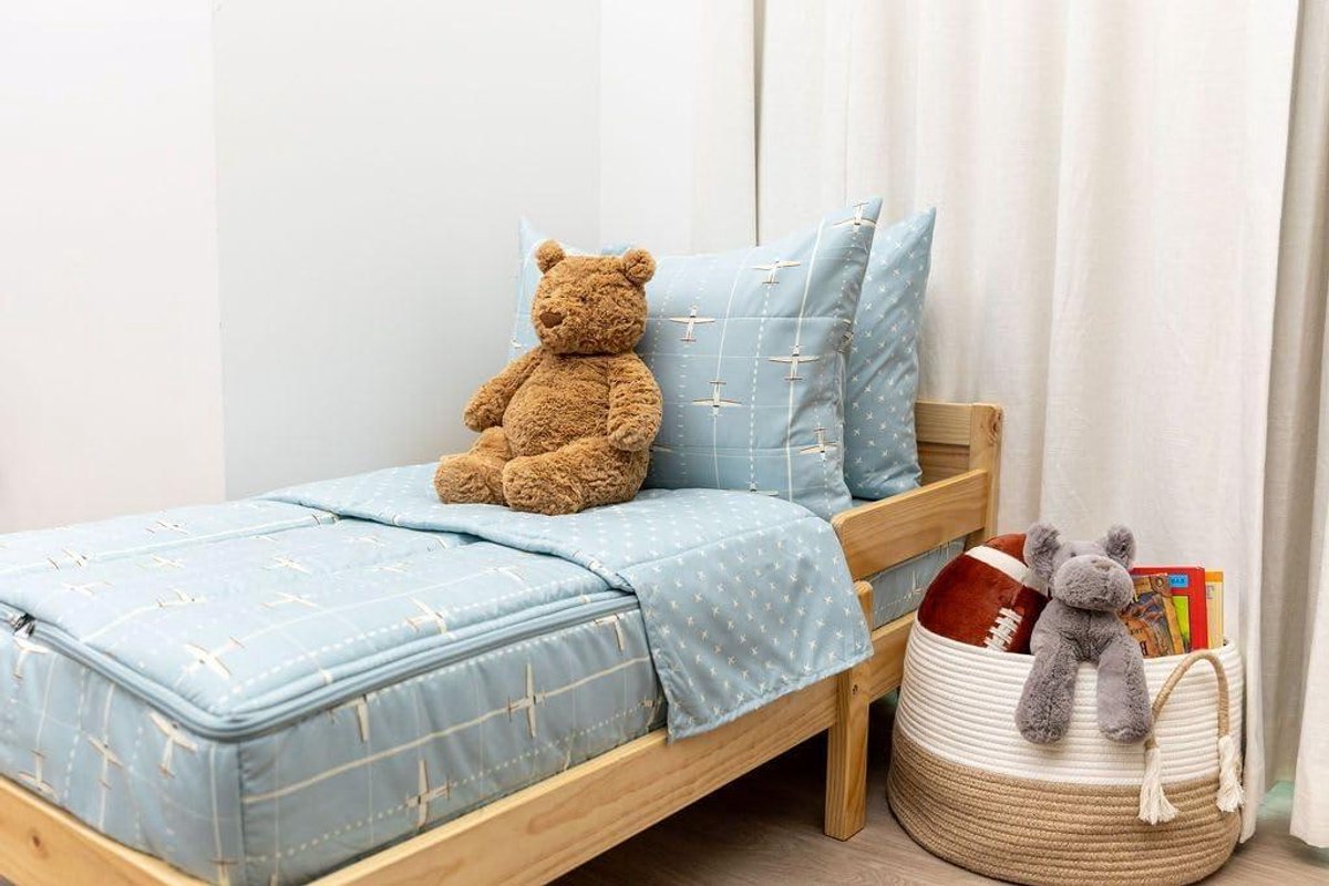 Kinderbeddengoed Vliegtuigthema - Beddengoed met rits - Snel bed opmaken - Alles-in-één ontwerp - Peuter 132 cm - Lichtblauw
