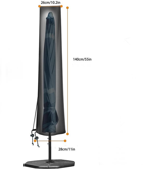 Zwarte parasolhoes met een opgevouwen parasol erin, afmetingen 26x28x140 cm.