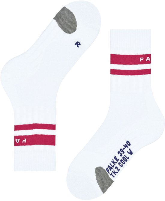 Witte sportsokken met rode strepen, grijze hiel/teen en blauwe tekst 'FALKE 39-40 TKZ COOL W'.