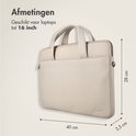 Off-white laptoptas met handvatten, 40 cm breed, 28 cm hoog en 3,5 cm diep.