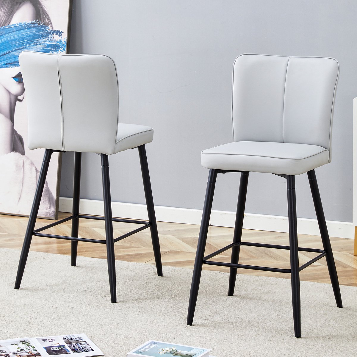 Tweedelige barkrukset van 101 cm hoog, gemaakt van lichtgrijs PU-materiaal: ergonomische rugleuning, comfortabel en stijlvol.