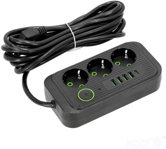 Zwart stekkerblok met 3 geaarde stopcontacten en 4 USB-A poorten, met een aan/uit-knop en groene accenten.