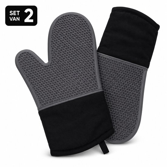 Set de 2 moufles de four noires avec paume en silicone grise et motif nid d'abeille.