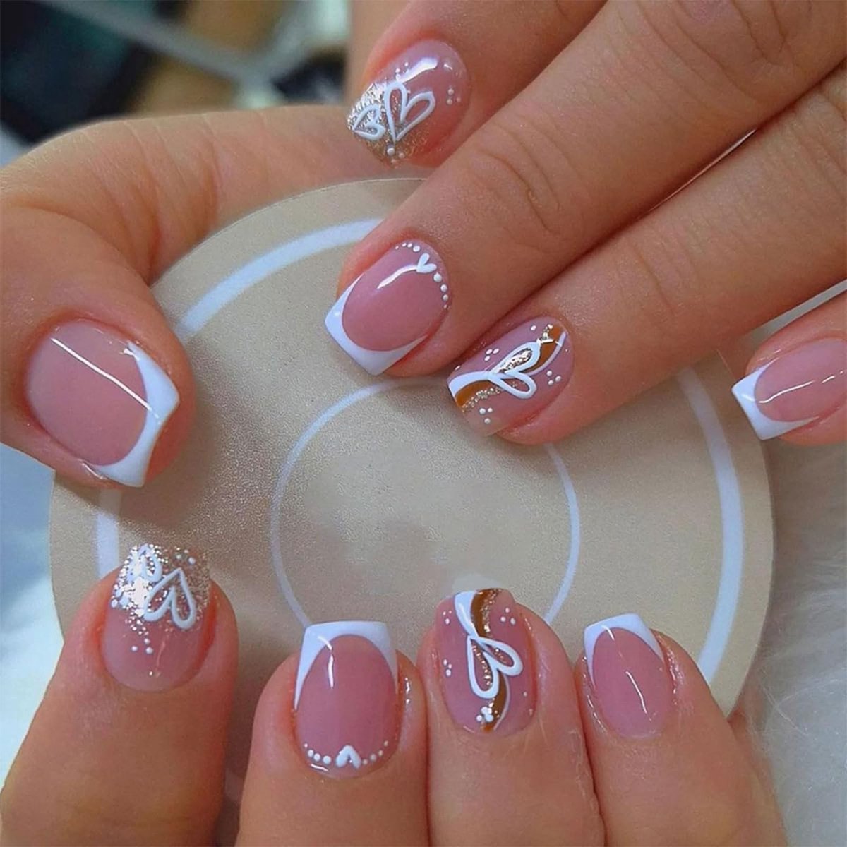Dailygoods - Set van 24 Press On Nails met Hartontwerp
