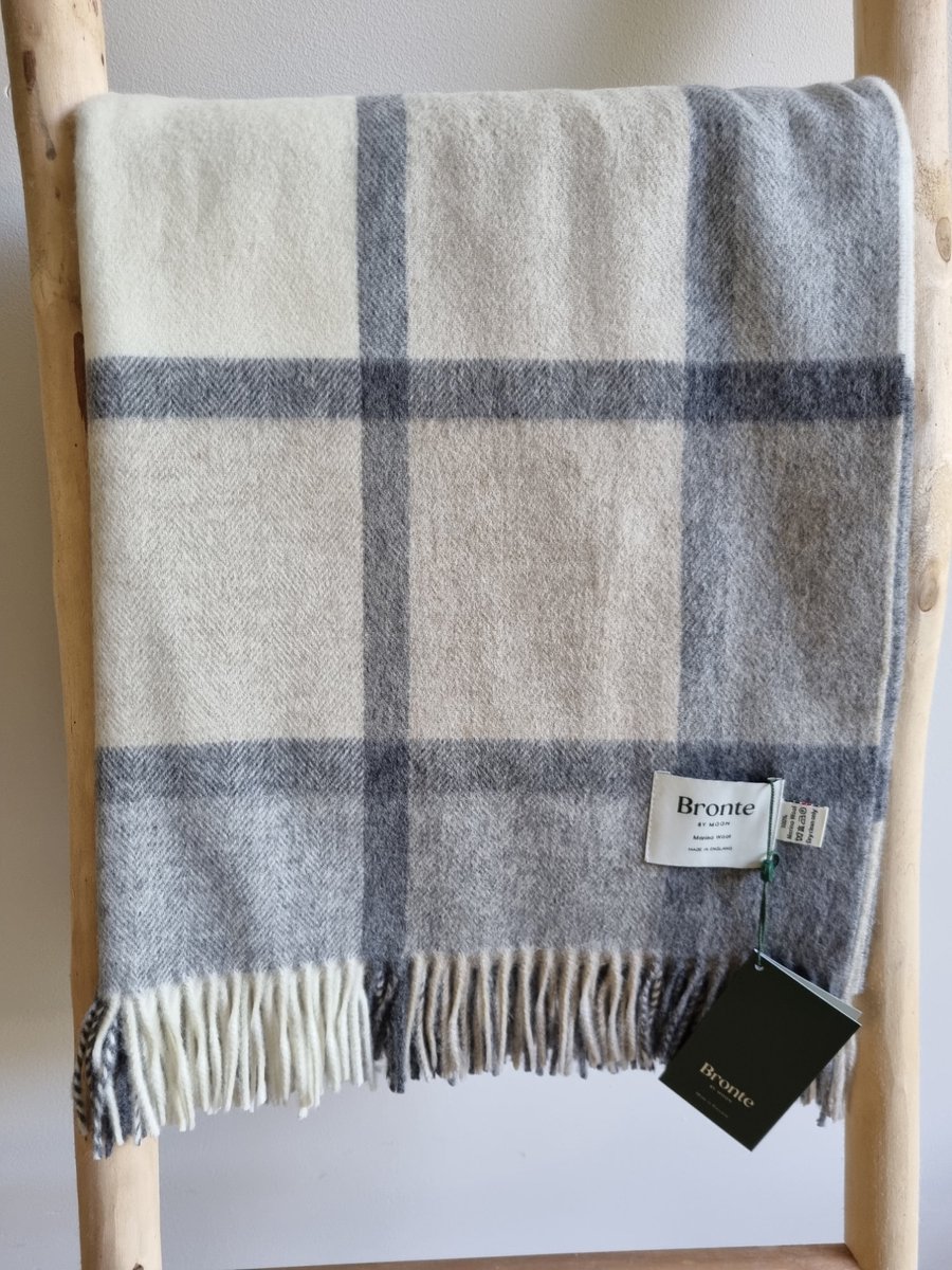 Bronte by Moon Wollen Plaid - WINDOWPANE White (Merino) 140x185cm - Bronte x Plaids.shop
