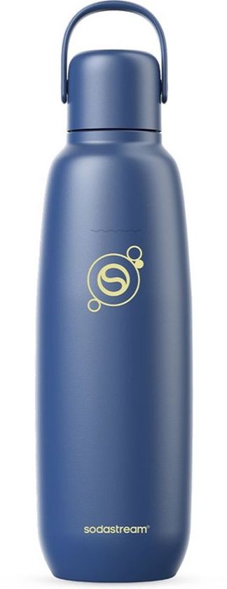 Donkerblauwe Sodastream fles met goudkleurig logo en handvat.