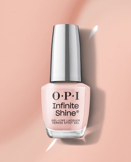 Flesje O.P.I. Infinite Shine nagellak op een zachtroze achtergrond.