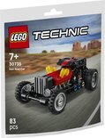 LEGO Technic Hot Rod auto (30735) met rode motorblokken en zwarte body.