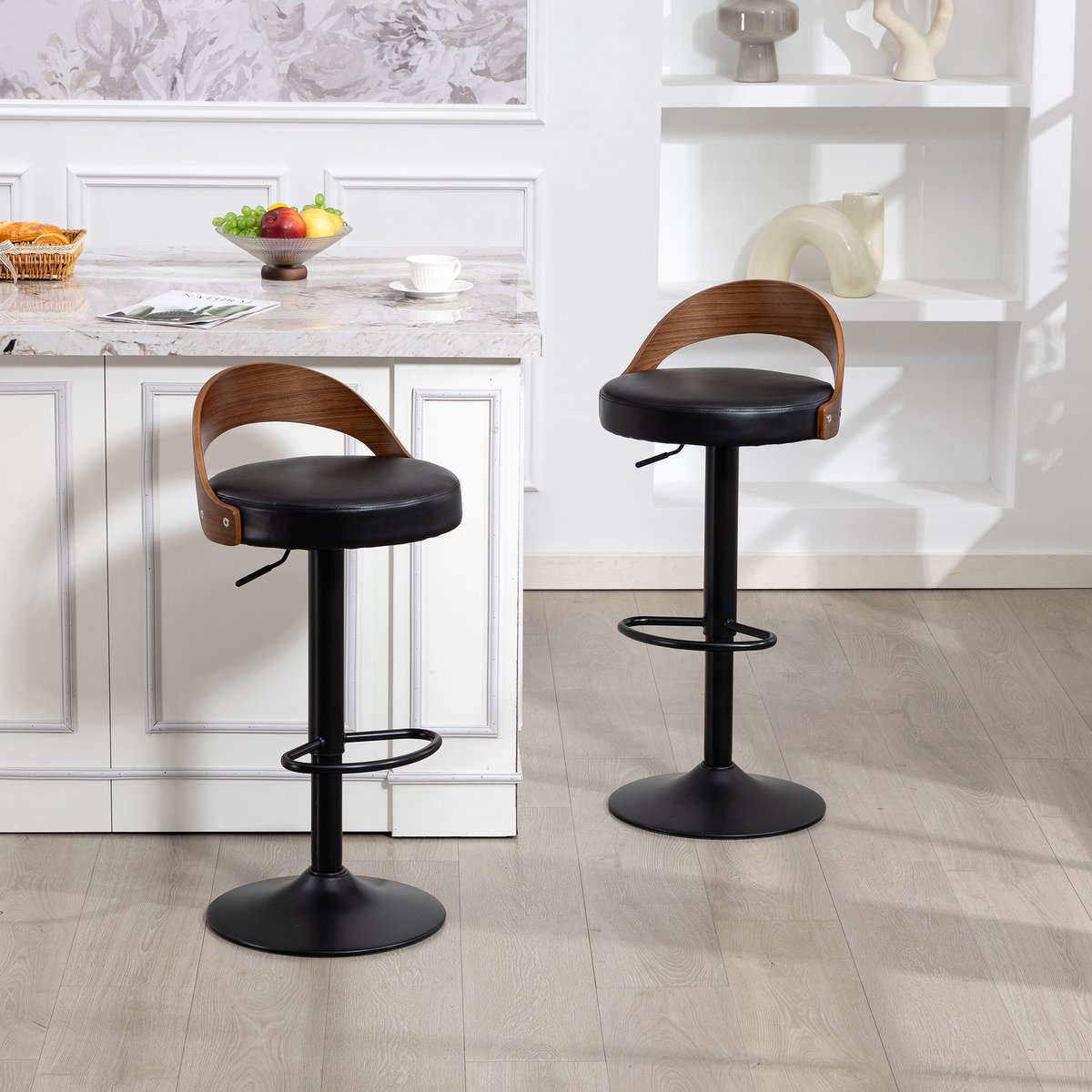 Wishdor Barkruk - 360 Graden Draaibaar En In Hoogte Verstelbaar Met Rugleuning En Armleuningen - Modern Minimalistisch Ontwerp Voor Keukenbar - Metaal Met Houtlook En Zwart Kunstleer - 42,5 X 42 X 77-98 Cm