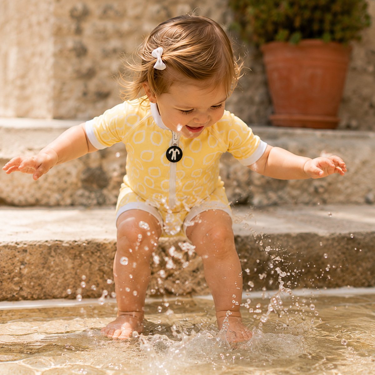 Ducksday zwempak - unisex - eendelig - UV-werend UPF50+ - Lemonade - Lichtgeel - 3 jaar - 98/104