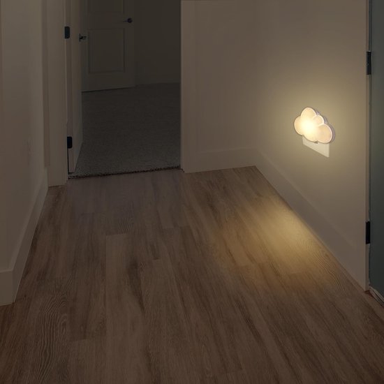 Nachtlampje Stopcontact Nachtlicht Wolk Automatische Kinderen Nachtlamp Schemer Sensor LED Wandlampen voor Hal Trap Baby Kinderkamer Decoratie van Merkloos — afbeelding 4