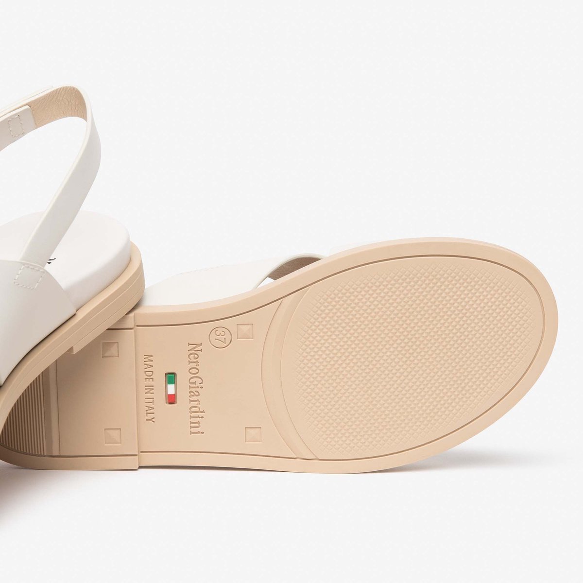 Sandalen Nerogiardini Sparta Tr Terralba 7956 Nat Fashion Wear Vrouwen Wit