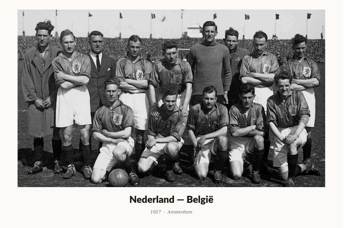Voetbal Nederland België 1927 Canvas Schilderij 60x40 cm - Zwart Wit Vintage Sport Wanddecoratie Canvas op Frame - Retro Voetbalelftal Amsterdam