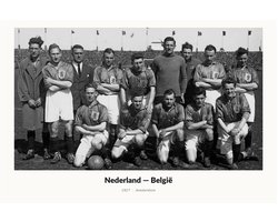 Voetbal Nederland België 1927 Canvas Schilderij 60x40 cm - Zwart Wit Vintage Sport Wanddecoratie Canvas op Frame - Retro Voetbalelftal Amsterdam