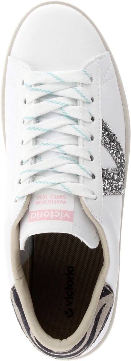 Sneakers met veters
