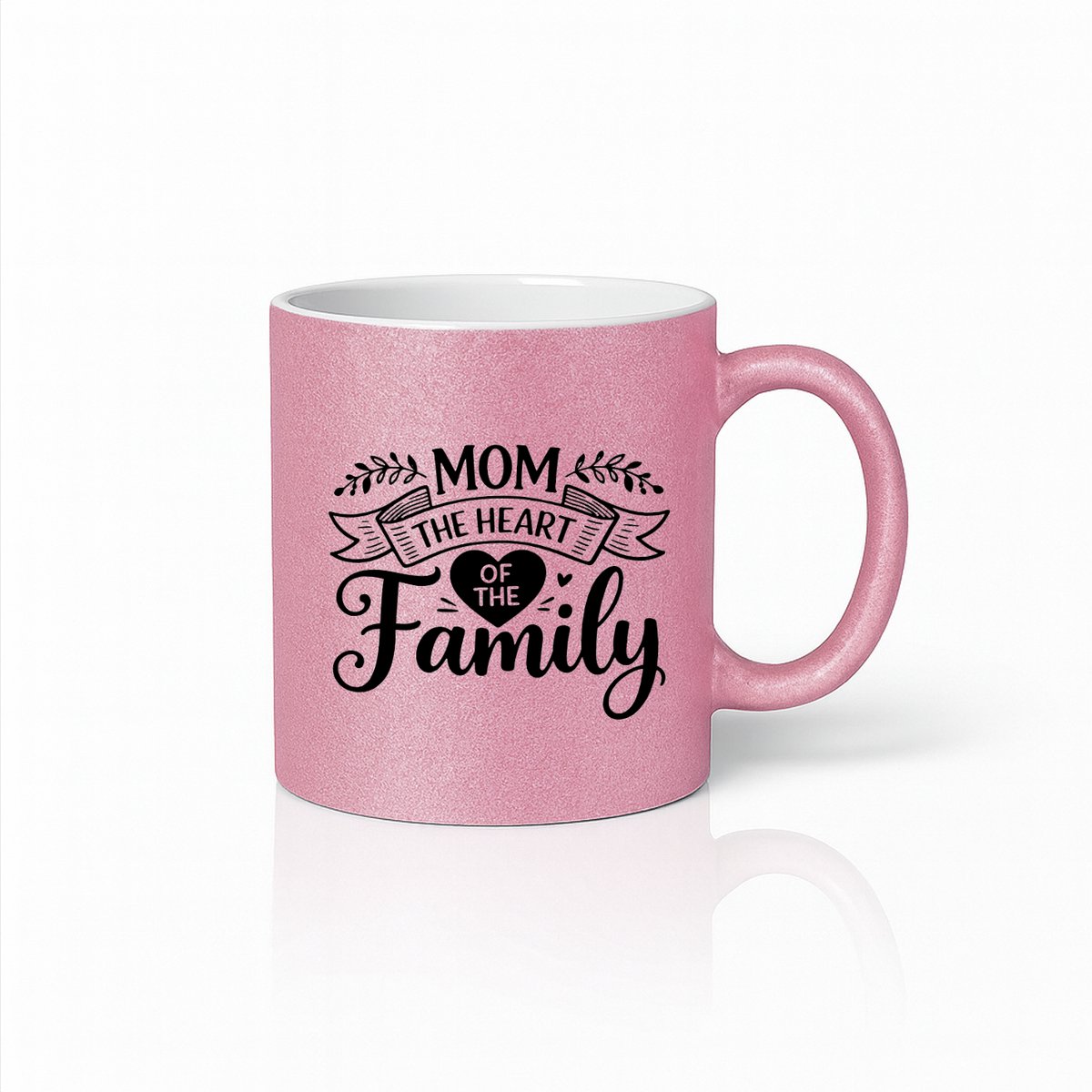 Mom The Heart Of The Family – Felroze Keramische Mok – Lief Waarderingscadeau voor Moeder