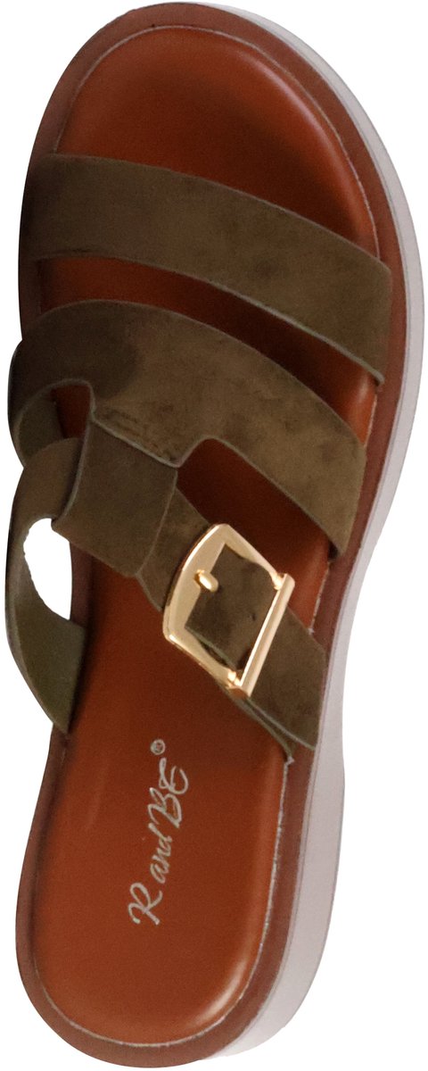 R and B-sandalen om aan te trekken