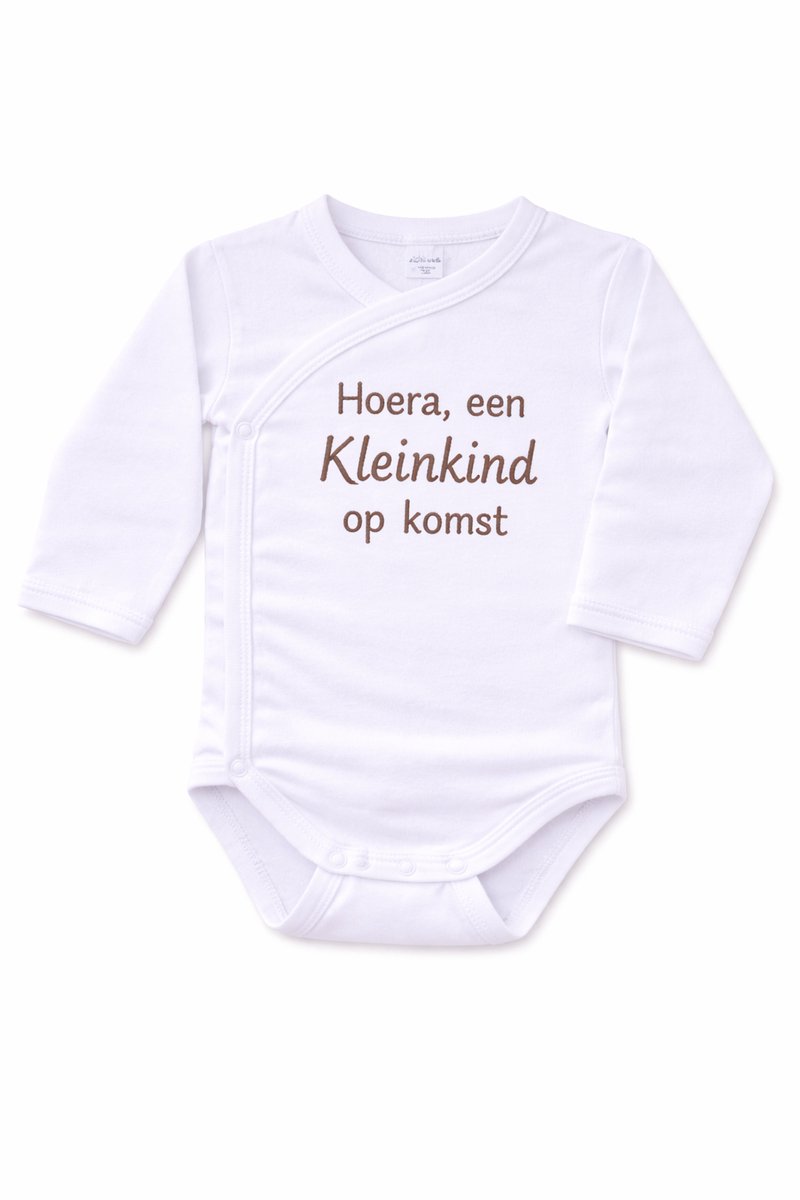Omslag Romper Baby – Hoera een kleinkind op komst – Geborduurd – Newborn Cadeau – Unisex / Romper zwangerschapsaankondiging – Unisex babykleding - omslagromper - 100% katoen - baby aankondiging - originele zwangerschaps reveal