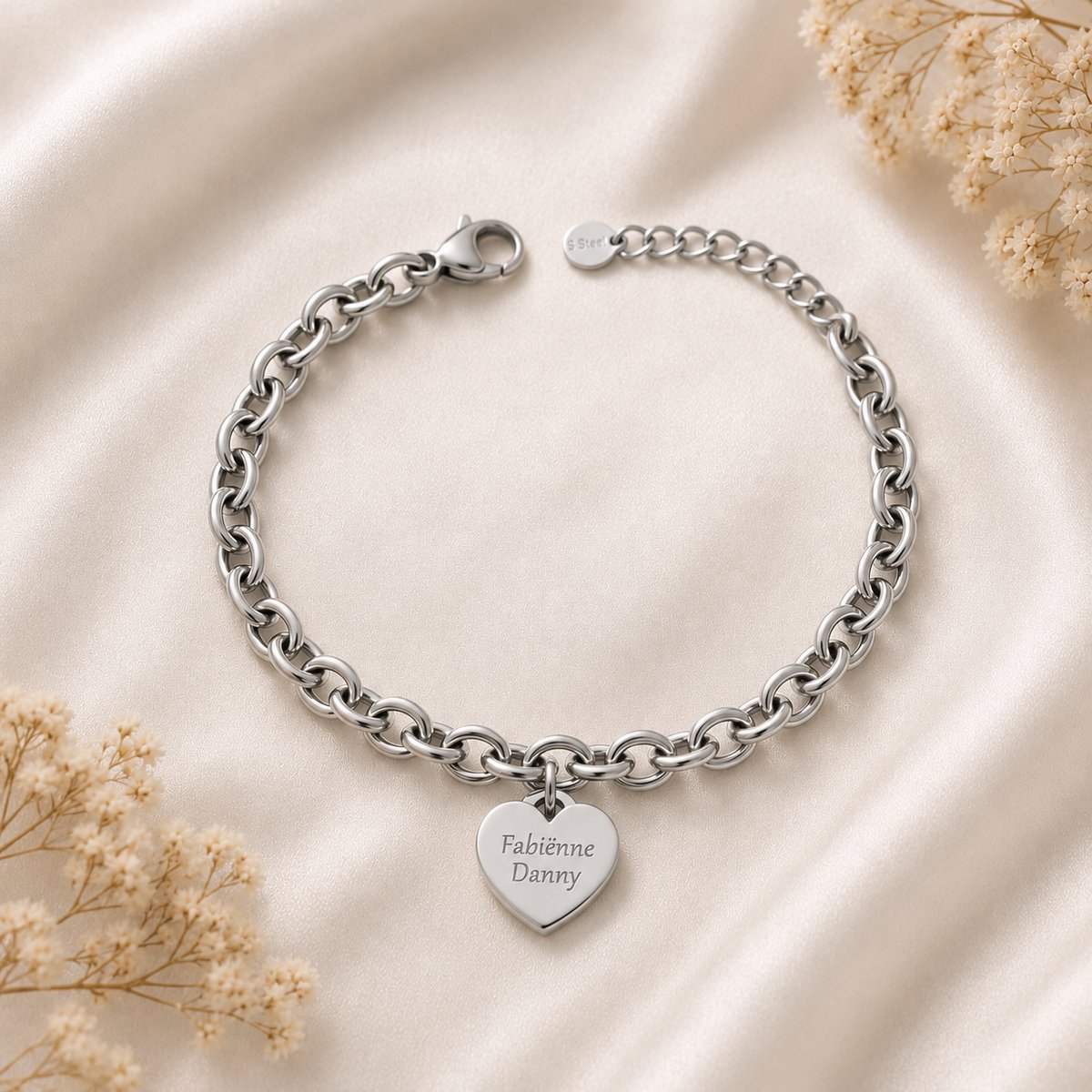 Armband Anne Zilver gepersonaliseerd sieraad met naam gegraveerd, leuk persoonlijk cadeau voor moeder, vrouw of vriendin.