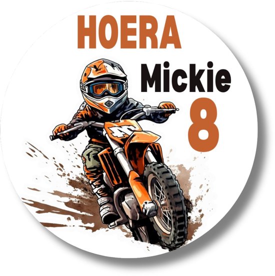 Ronde sticker met crossmotorrijder, "HOERA Mickie 8".