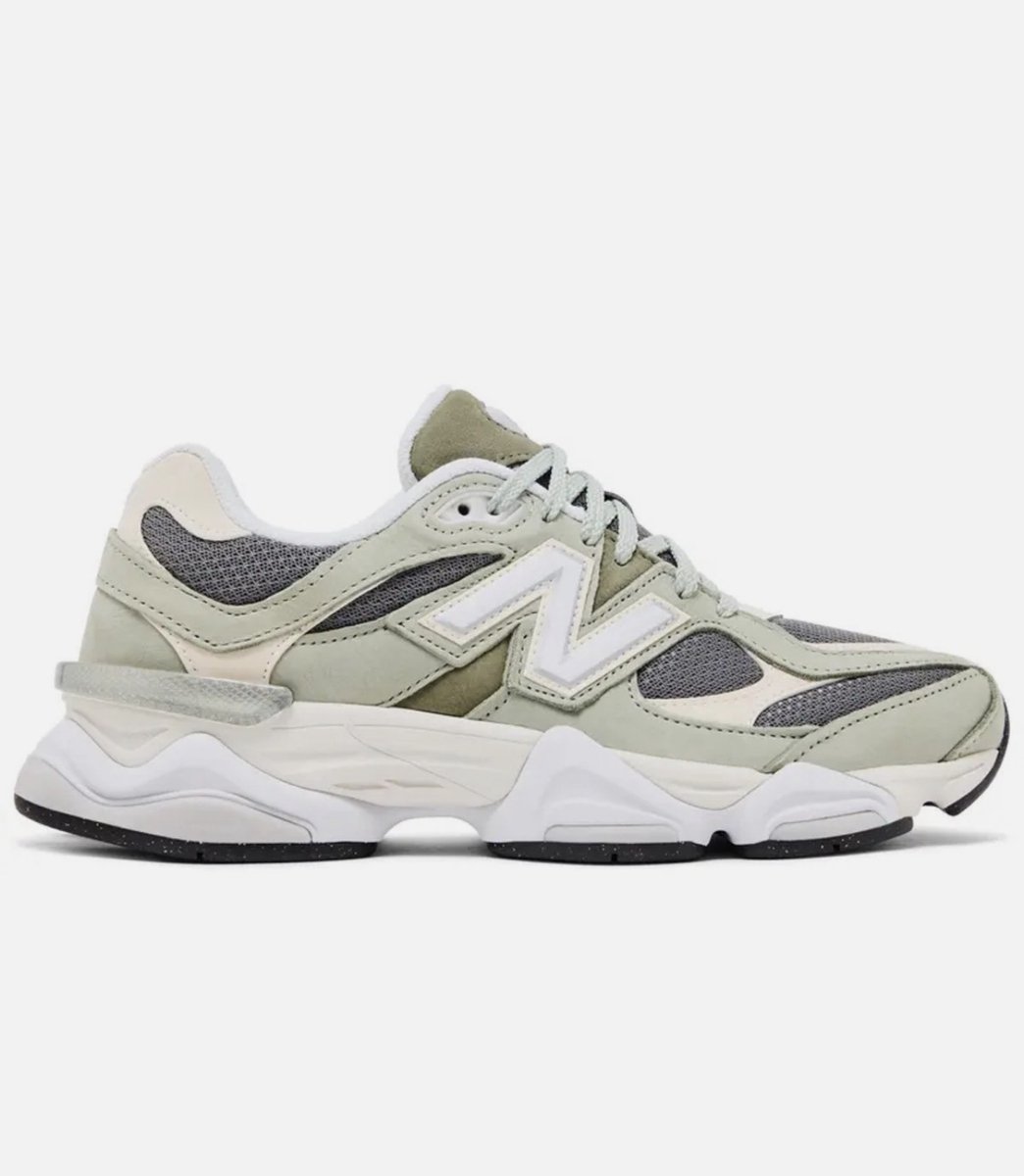 New Balance 9060 Fall suedes pack 2025 edition Olijf