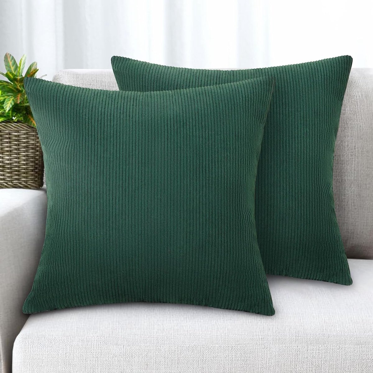 Decoratieve Kussenhoezen 45 x 45 cm in Donkergroen - Modern Corduroy, Zacht en Duurzaam voor Bank en Slaapkamer, Makkelijk te Onderhouden
