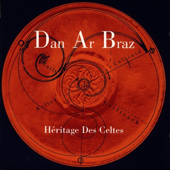Albumhoes met rode cirkel met Keltische patronen en tekst 'Dan Ar Braz Hèritage Des Celtes'