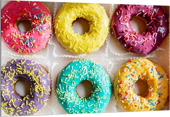 Dibond - Donuts in Doos - 150x100cm Foto op Aluminium (Met Ophangsysteem)