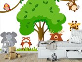 Professioneel Fotobehang vrolijke dieren onder een boom - licht grijs - Sticky Decoration - fotobehang - decoratie - woonaccesoires - inclusief gratis hobbymesje - 562 cm breed x 380 cm hoog 