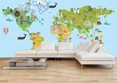 Professioneel Fotobehang kinder wereldkaart met dieren - blauw|groen - Sticky Decoration - fotobehang - decoratie - woonaccesoires - inclusief gratis hobbymesje - 520 cm breed x 350 cm hoog -