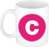 Mok / beker met de letter C roze bedrukking voor het maken van een naam / woord of team