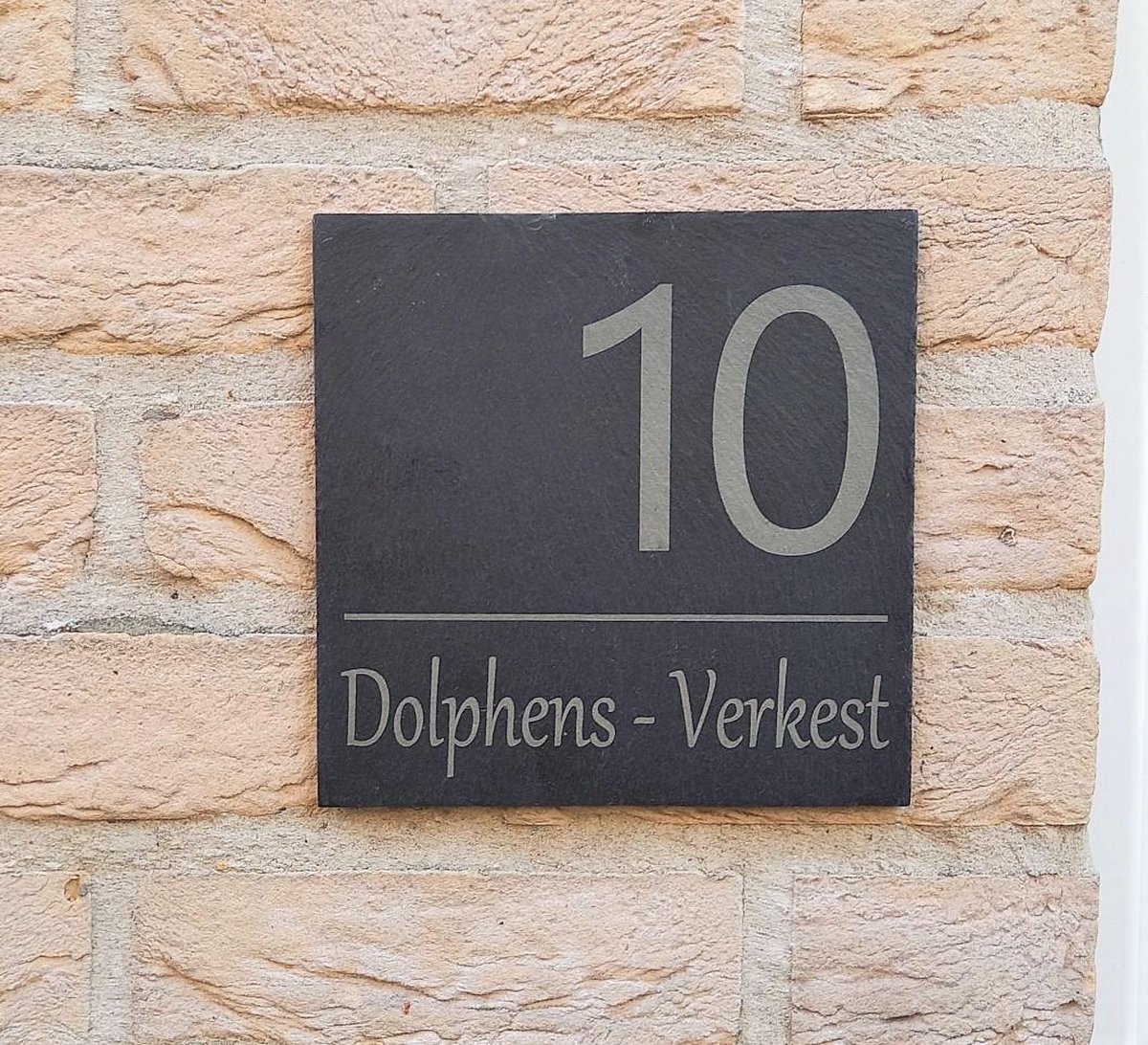 Voorstad knuffel zwemmen Gepersonaliseerd Huisnummer met Naam / Naambordje Voordeur Leisteen - 20 x  20 cm -... | bol.com