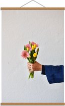 Schoolplaat – Bloemenboeket in Hand - 60x90cm Foto op Textielposter (Wanddecoratie op Schoolplaat)