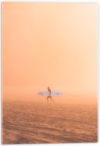 Acrylglas - Surfer Lopend op het Strand - 40x60cm Foto op Acrylglas (Wanddecoratie op Acrylglas)